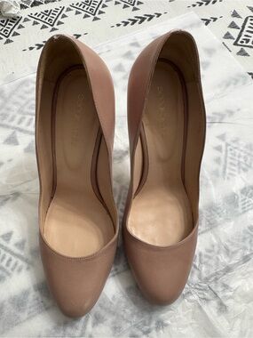 Sergio Rossi Blush Pink Leather Round-Toe Pumps